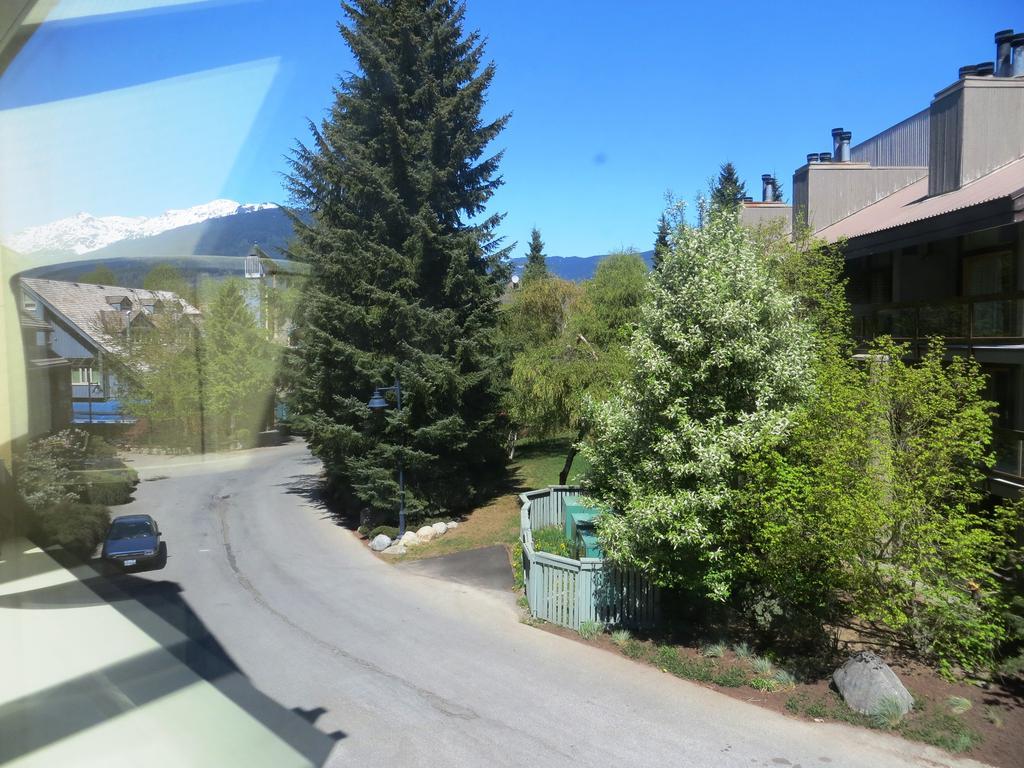Clock Tower Resort Whistler Exteriör bild